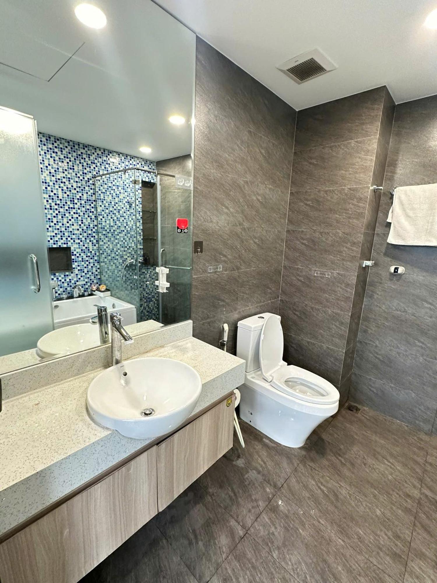 Luxe Paradise Residence Truc Bach Hanoi Eksteriør bilde